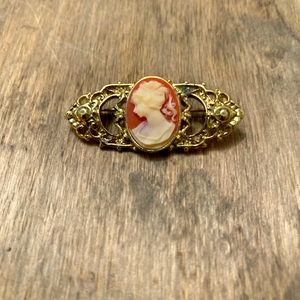Vintage Style Cameo Pin Brooch Gold Tone Setting